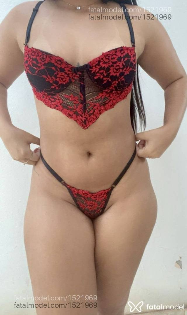 Acompanhante mulher morena (o) de olhos pretos - Sara Aguiar