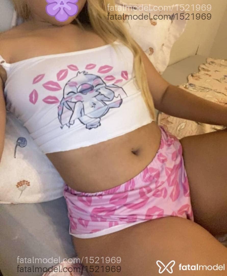 Acompanhante mulher morena (o) de olhos pretos - Sara Aguiar