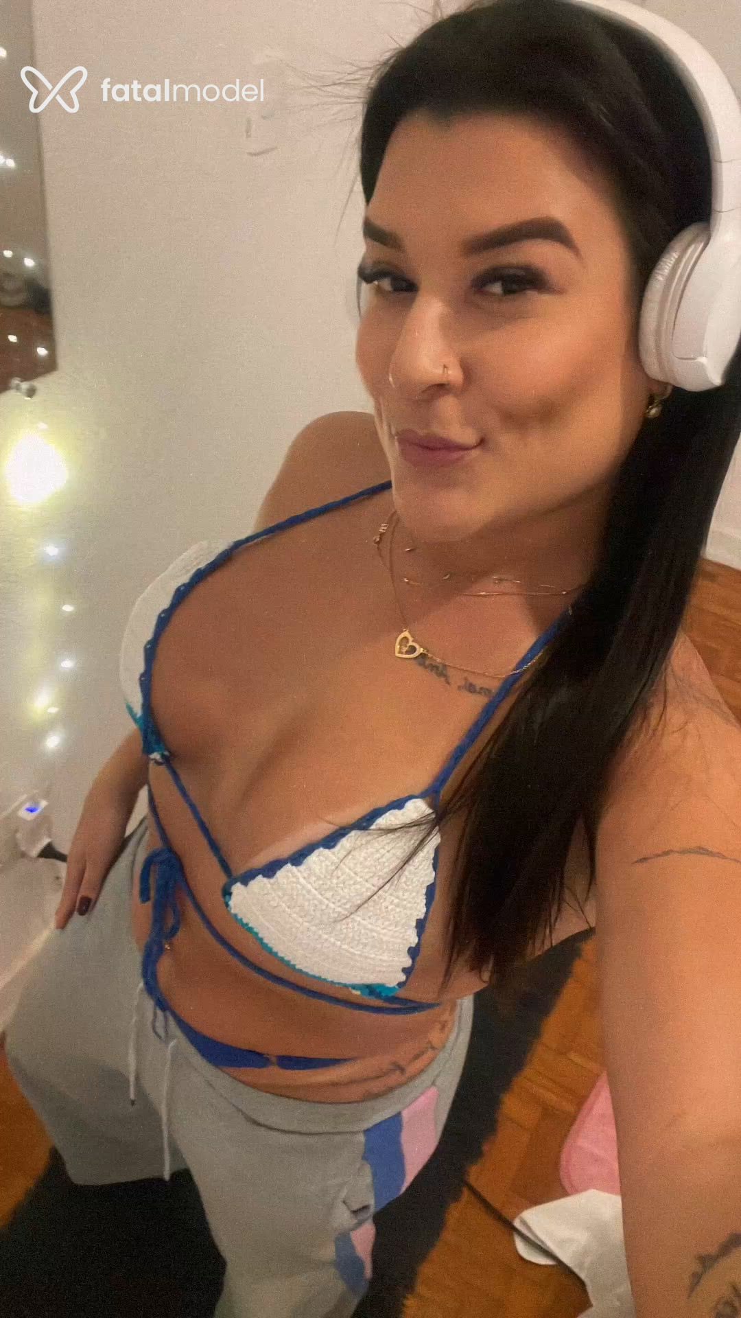 Acompanhante mulher morena (o) de olhos castanhos - Mylla