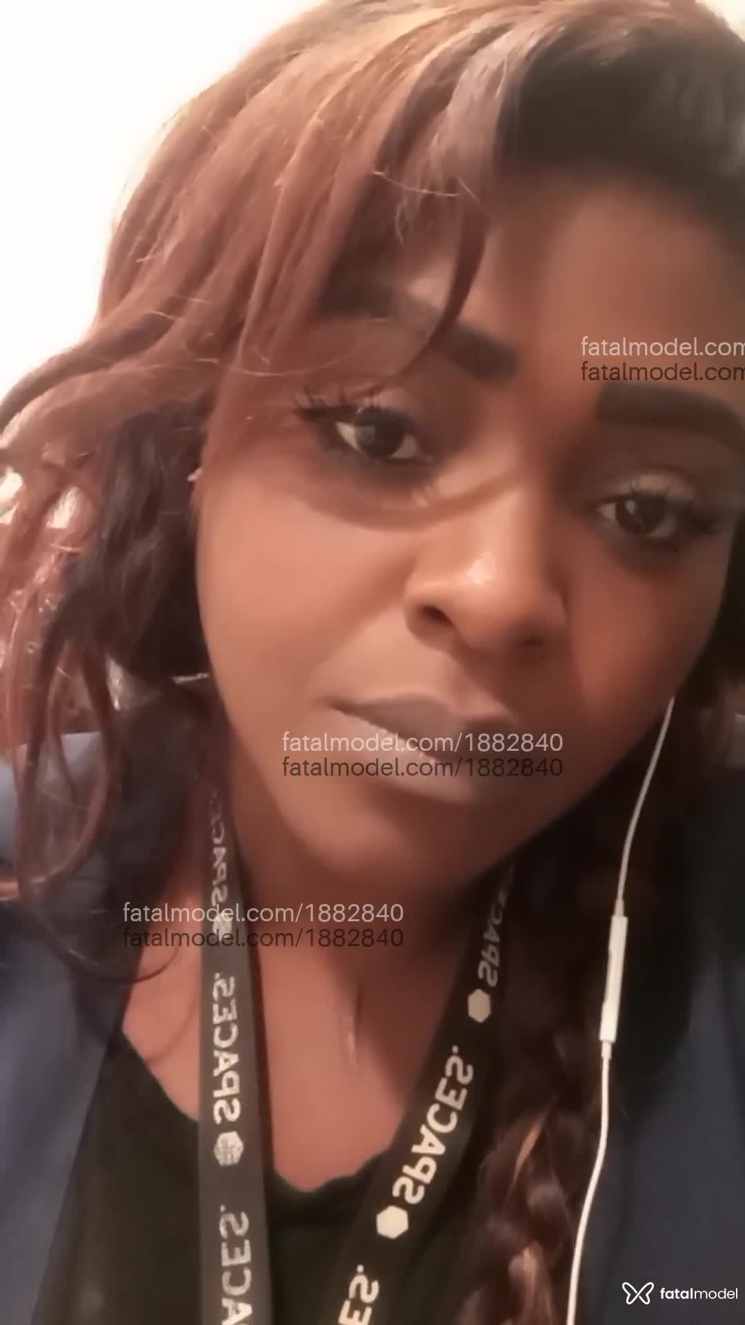 Acompanhante mulher ruiva (o) de olhos castanhos em São Paulo Acompanhante mulher ruiva (o) de olhos castanhos em São Paulo - Helen