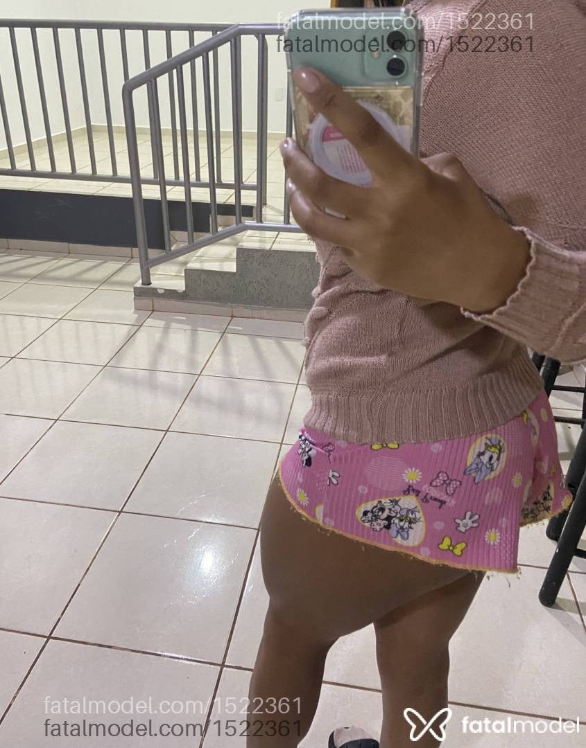 Acompanhante mulher morena (o) de olhos castanhos - Olívia
