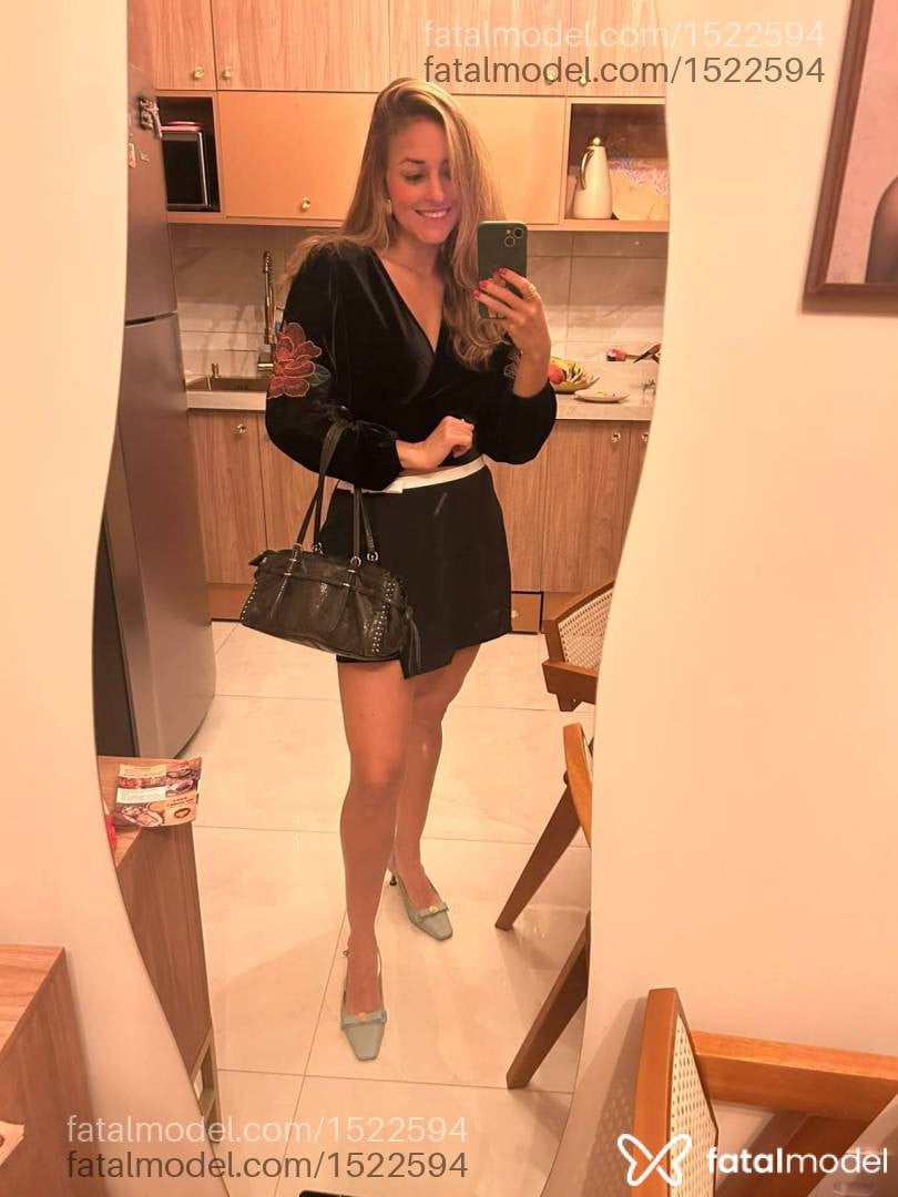 Acompanhante mulher loira (o) de olhos castanhos em Rio de Janeiro - Lana Flowers