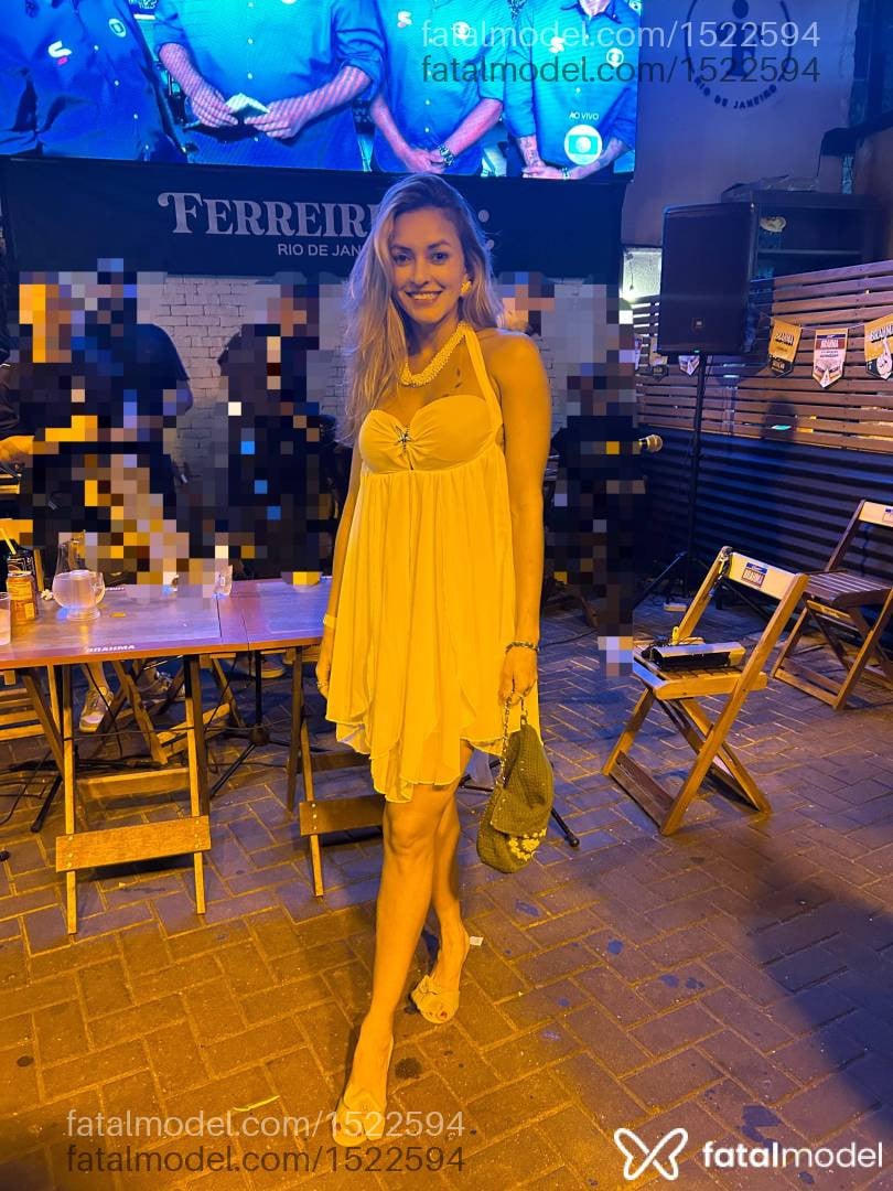 Acompanhante mulher loira (o) de olhos castanhos em Rio de Janeiro - Lana Flowers