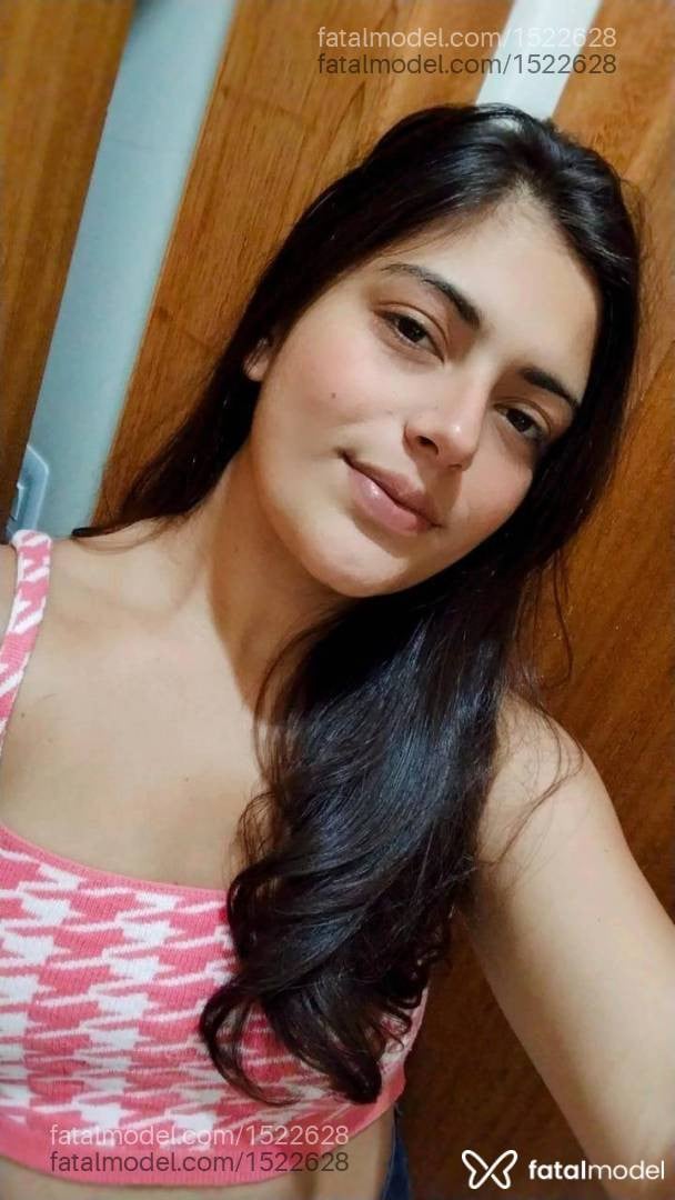 Acompanhante mulher com cabelo castanho de olhos castanhos - Lari Andrade