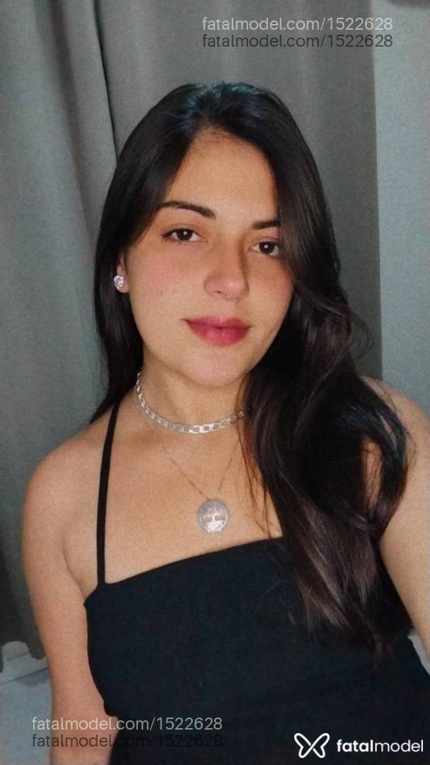 Acompanhante mulher com cabelo castanho de olhos castanhos - Lari Andrade