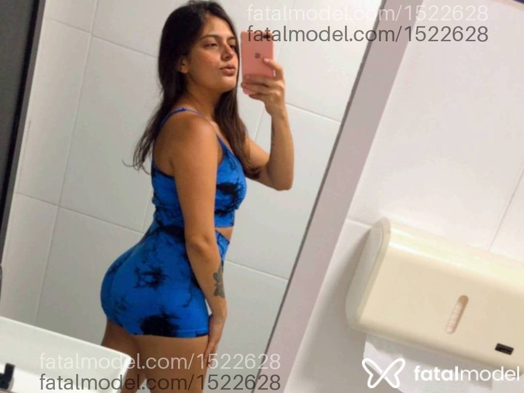 Acompanhante mulher com cabelo castanho de olhos castanhos - Lari Andrade