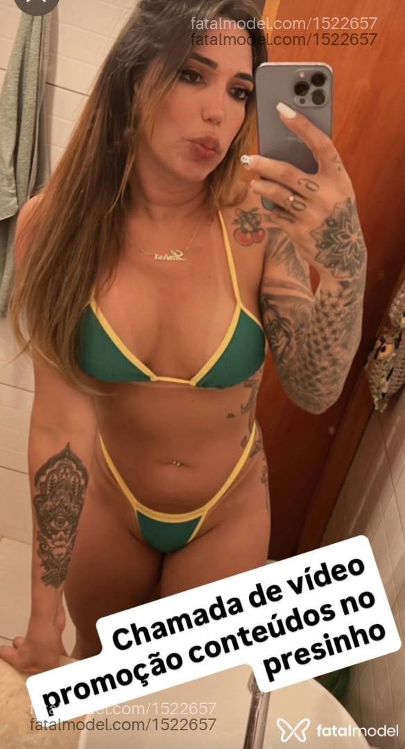 Acompanhante mulher trans loira (o) de olhos castanhos - Juliana novais