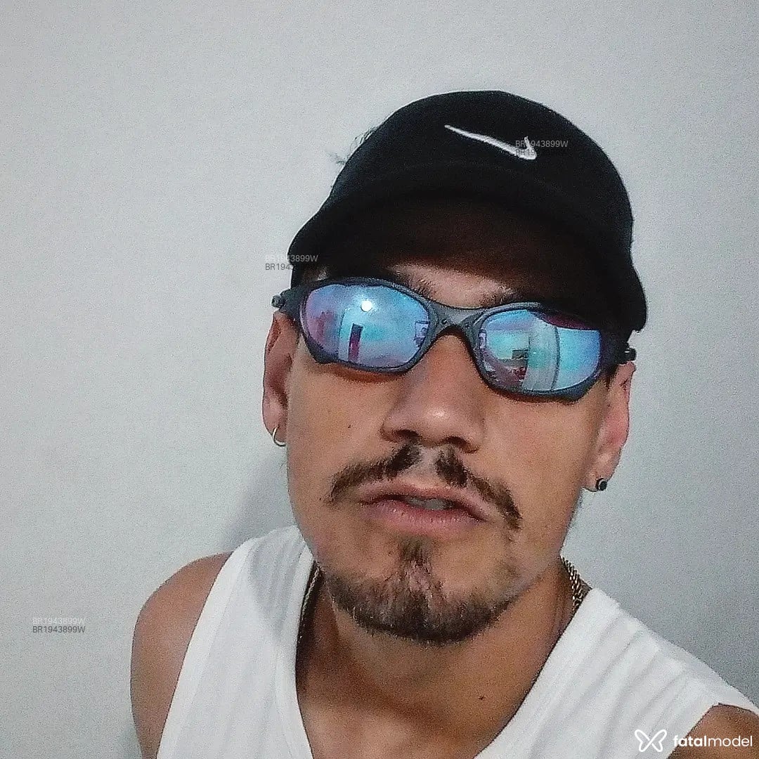 Acompanhante homem morena (o) de olhos verdes em Brusque Acompanhante homem morena (o) de olhos verdes em Brusque - Grande Luccas