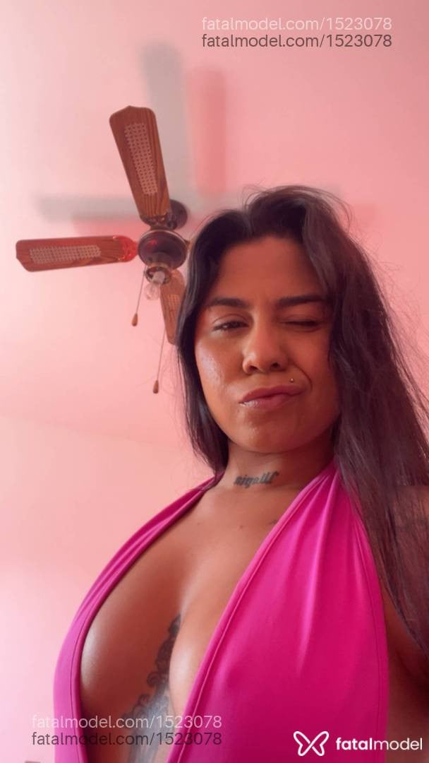 Acompanhante mulher morena (o) de olhos castanhos - Cléo Amaral