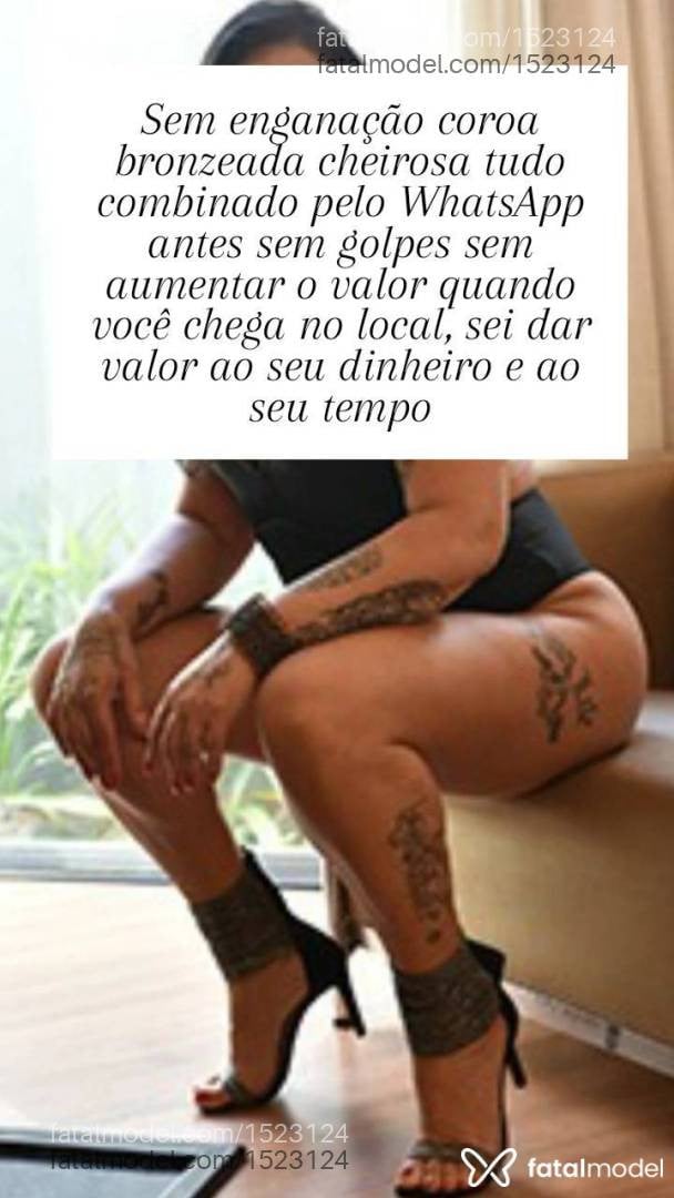 Acompanhante mulher morena (o) de olhos pretos - Débora