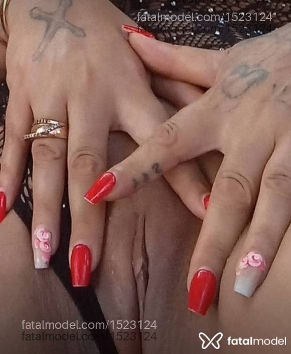 Acompanhante mulher morena (o) de olhos pretos - Débora