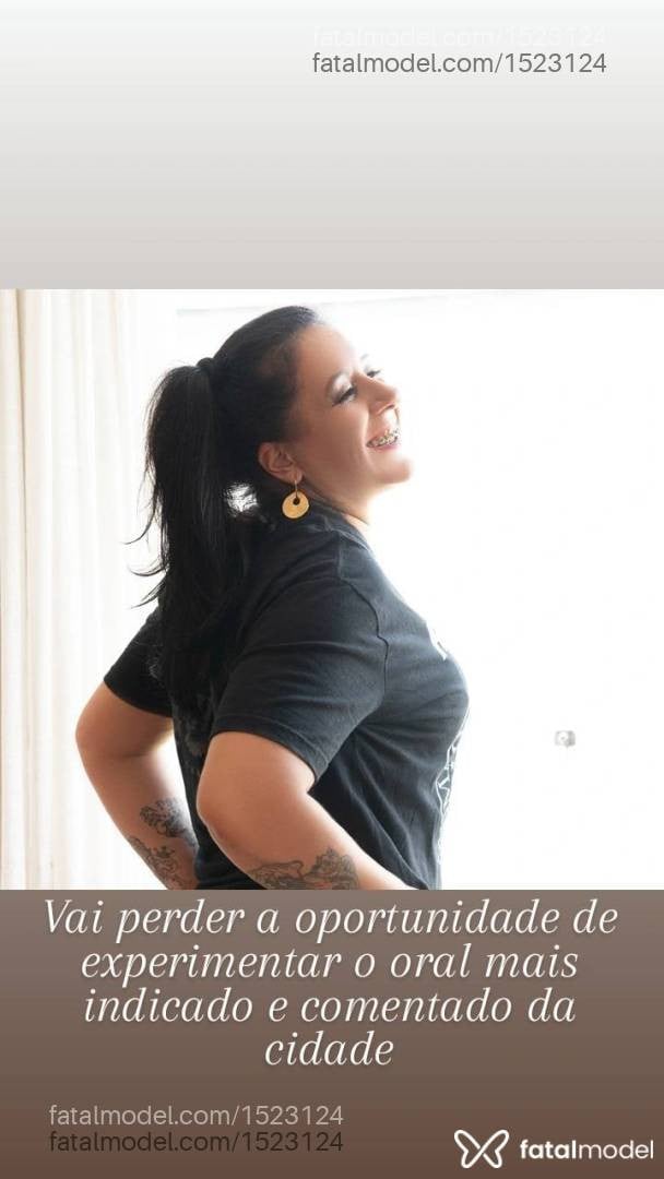 Acompanhante mulher morena (o) de olhos pretos - Débora