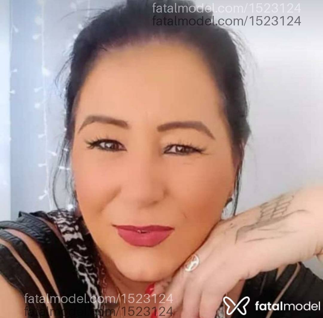 Acompanhante mulher morena (o) de olhos pretos - Débora