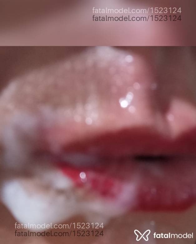 Acompanhante mulher morena (o) de olhos pretos - Débora
