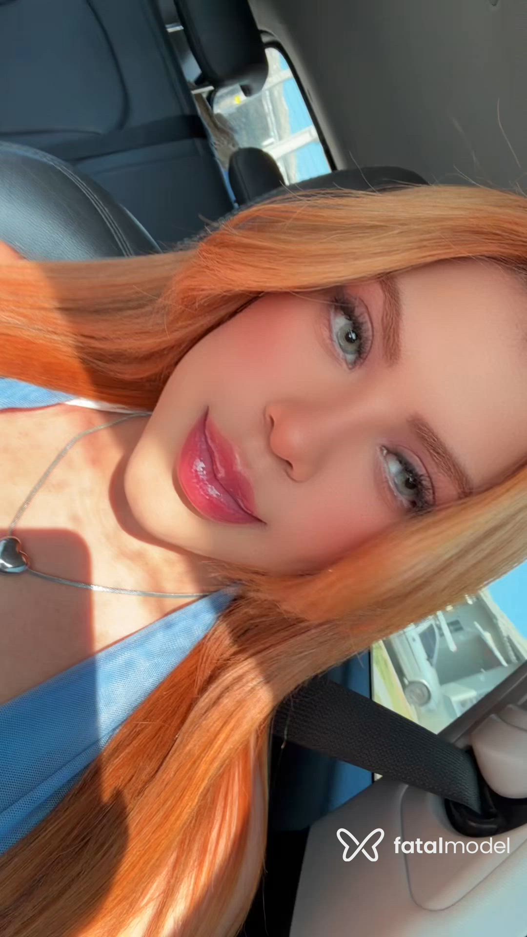Acompanhante mulher ruiva (o) de olhos castanhos - Antonella Liz