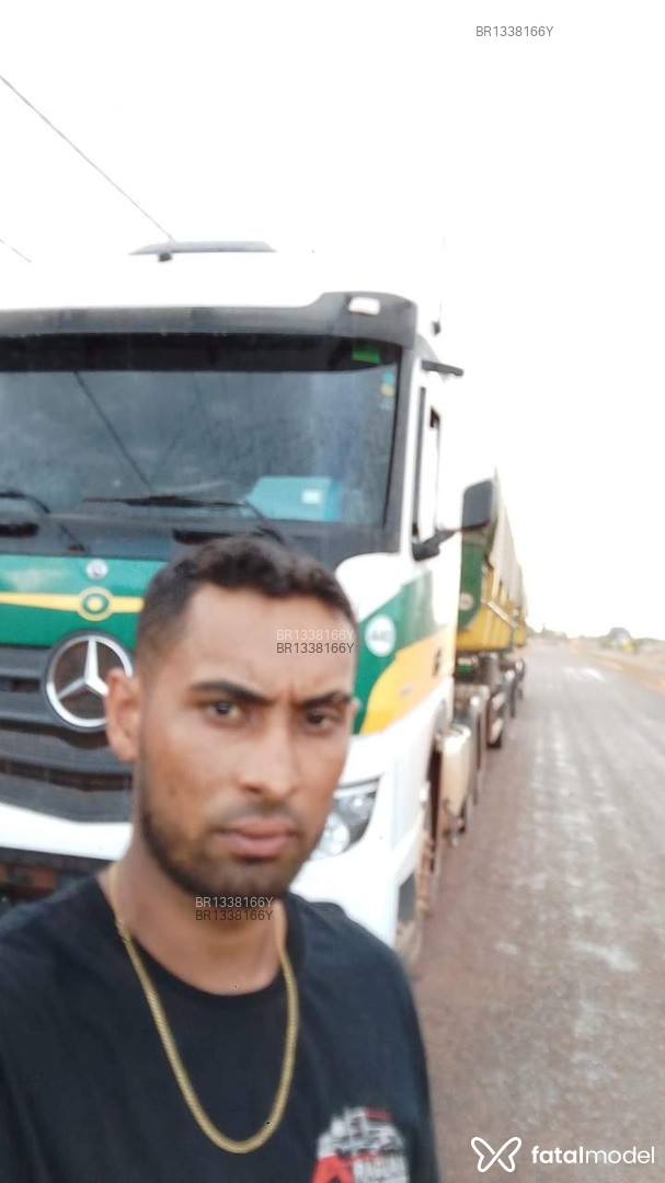Acompanhante homem morena (o) de olhos castanhos em Paranaíba Acompanhante homem morena (o) de olhos castanhos em Paranaíba - Nilo
