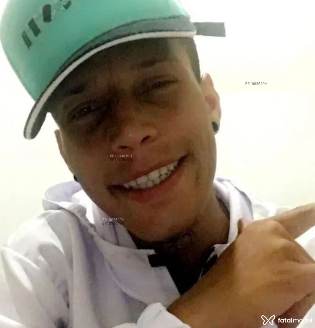 Acompanhante homem loira (o) de olhos verdes em Ponta Grossa Acompanhante homem loira (o) de olhos verdes em Ponta Grossa - Kingsex
