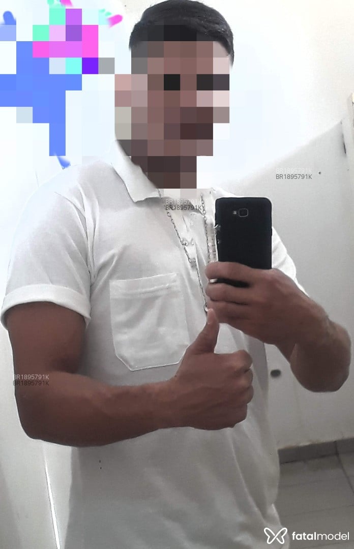 Acompanhante homem com cabelo castanho de olhos castanhos em Catanduva Acompanhante homem com cabelo castanho de olhos castanhos em Catanduva - Slevin