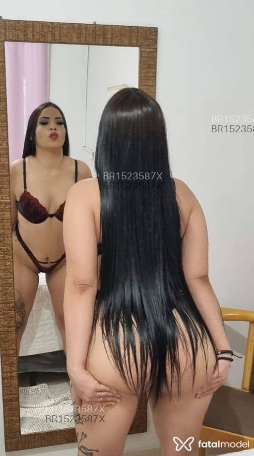 Acompanhante mulher morena (o) de olhos pretos em Balneário Camboriú Acompanhante mulher morena (o) de olhos pretos em Balneário Camboriú - SILVANA MAmasita