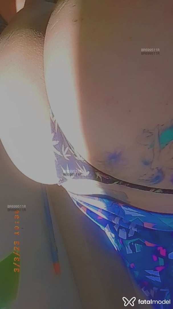Acompanhante mulher trans com cabelo castanho de olhos castanhos em Santana de Parnaíba - Yorrara Santos