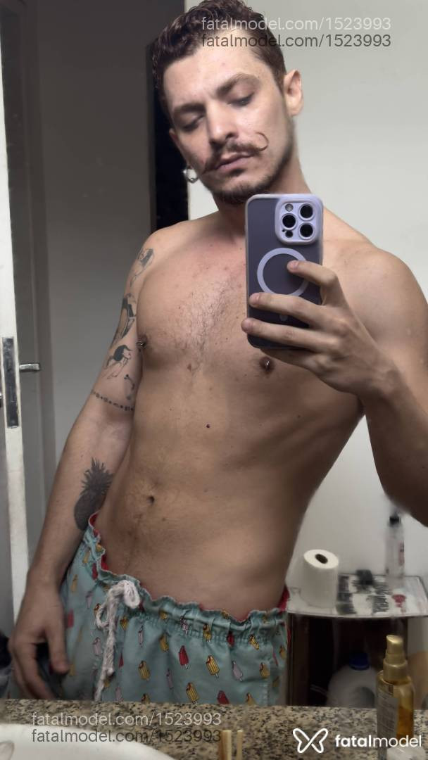 Acompanhante homem ruiva (o) de olhos castanhos em Vitória Acompanhante homem ruiva (o) de olhos castanhos em Vitória - Guto Leão