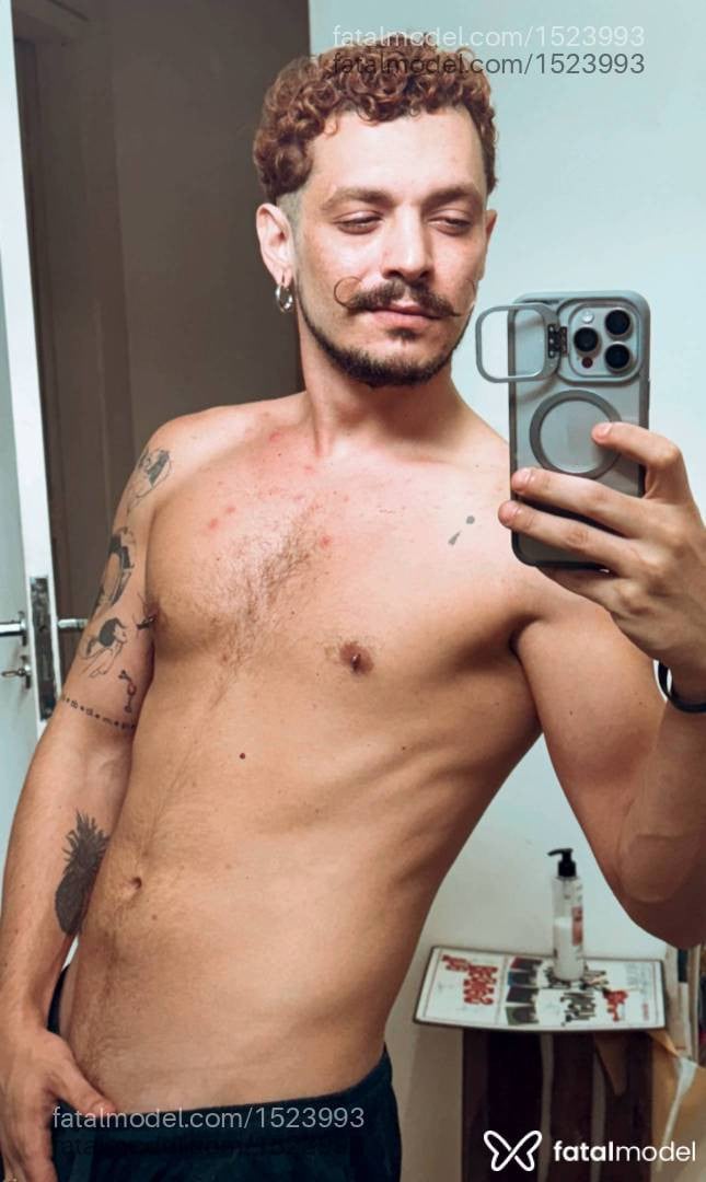 Acompanhante homem ruiva (o) de olhos castanhos em Vitória Acompanhante homem ruiva (o) de olhos castanhos em Vitória - Guto Leão