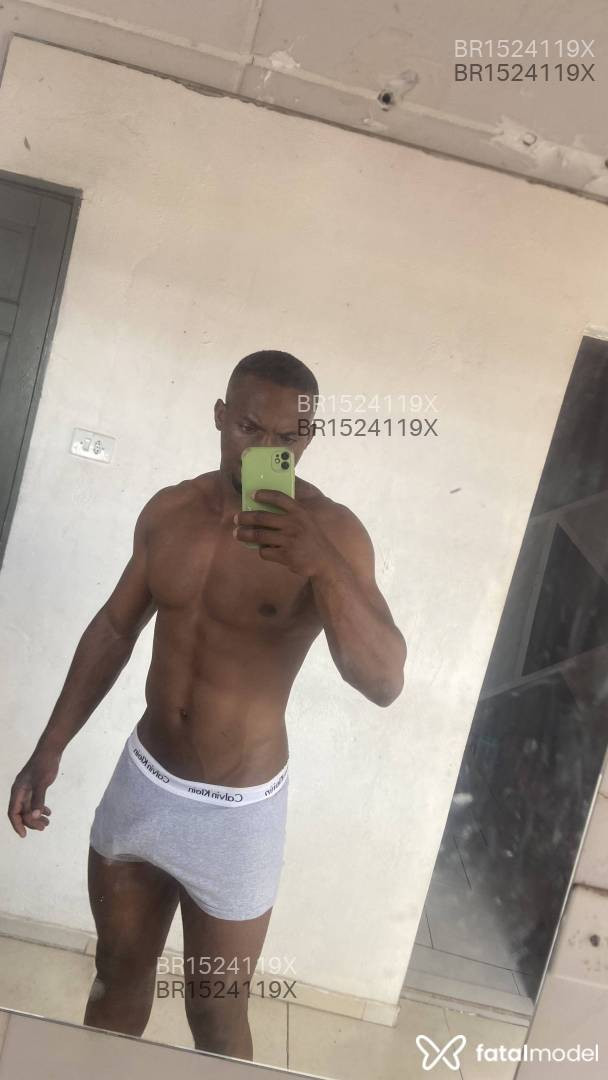 Acompanhante homem morena (o) de olhos pretos em Virtual Acompanhante homem morena (o) de olhos pretos em Virtual - Sesiom bolt