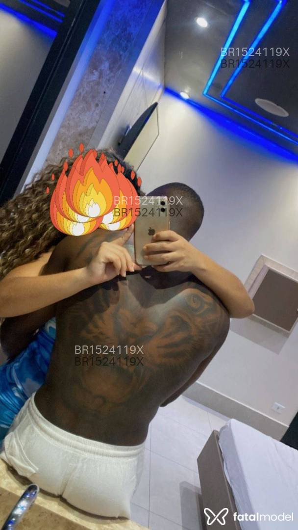 Acompanhante homem morena (o) de olhos pretos em Virtual Acompanhante homem morena (o) de olhos pretos em Virtual - Sesiom bolt