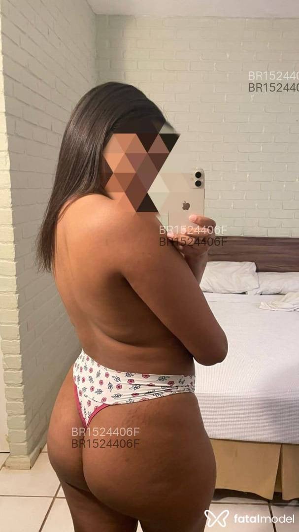 Acompanhante mulher com cabelo castanho de olhos castanhos em Angra dos Reis Acompanhante mulher com cabelo castanho de olhos castanhos em Angra dos Reis - Eloany