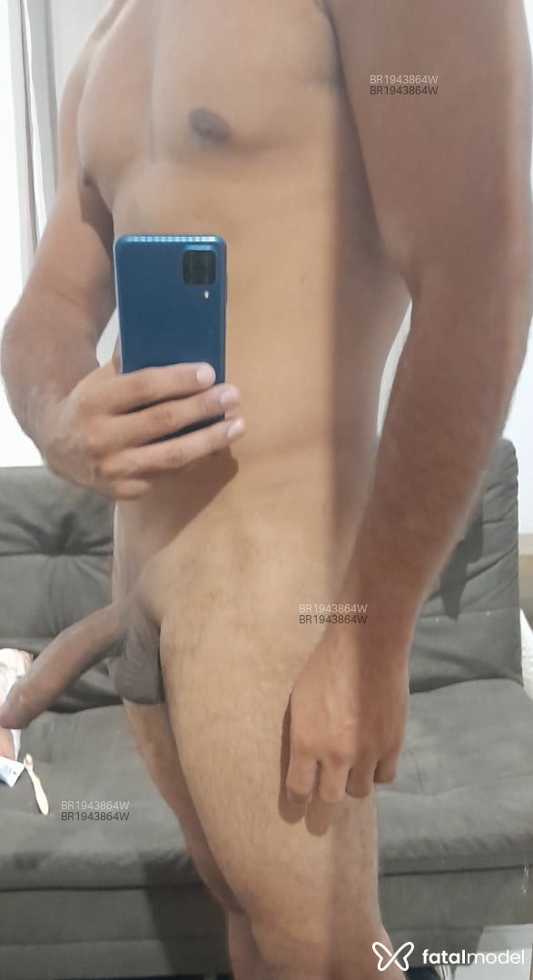 Acompanhante homem morena (o) de olhos castanhos em Balneário Camboriú - Alexandro vittori