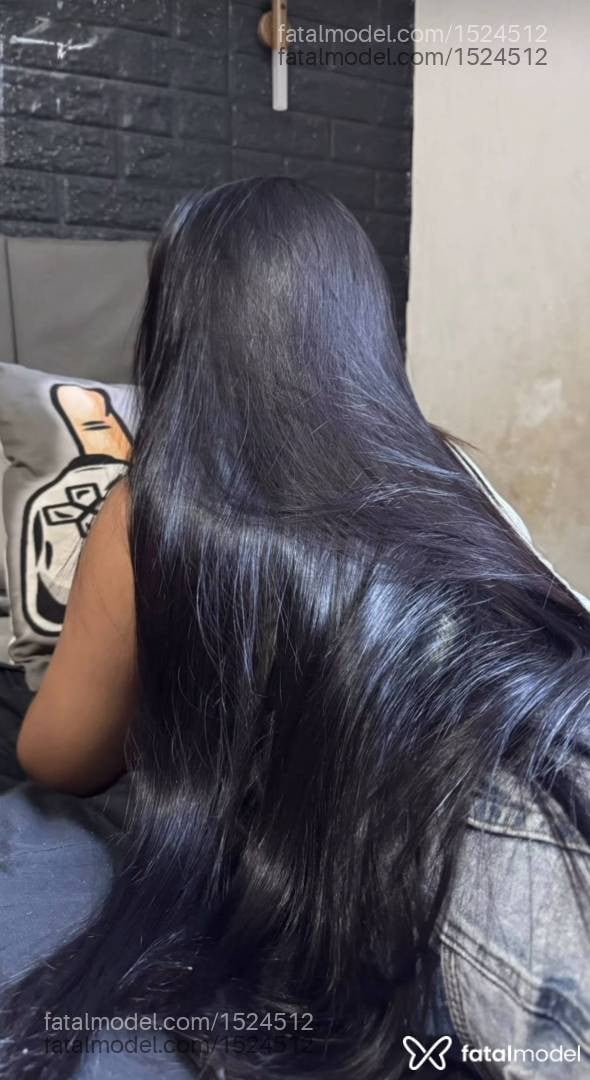 Acompanhante mulher morena (o) de olhos pretos - Milena Lins