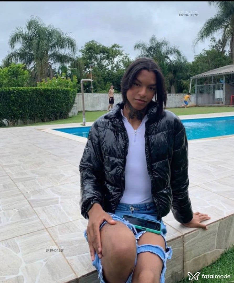 Acompanhante mulher trans com cabelo castanho de olhos castanhos - Jhooow Acompanhante mulher trans com cabelo castanho de olhos castanhos - Jhooow