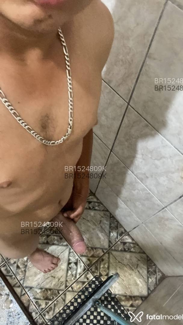 Acompanhante homem com cabelo castanho de olhos castanhos em Morrinhos Acompanhante homem com cabelo castanho de olhos castanhos em Morrinhos - Dotadoo
