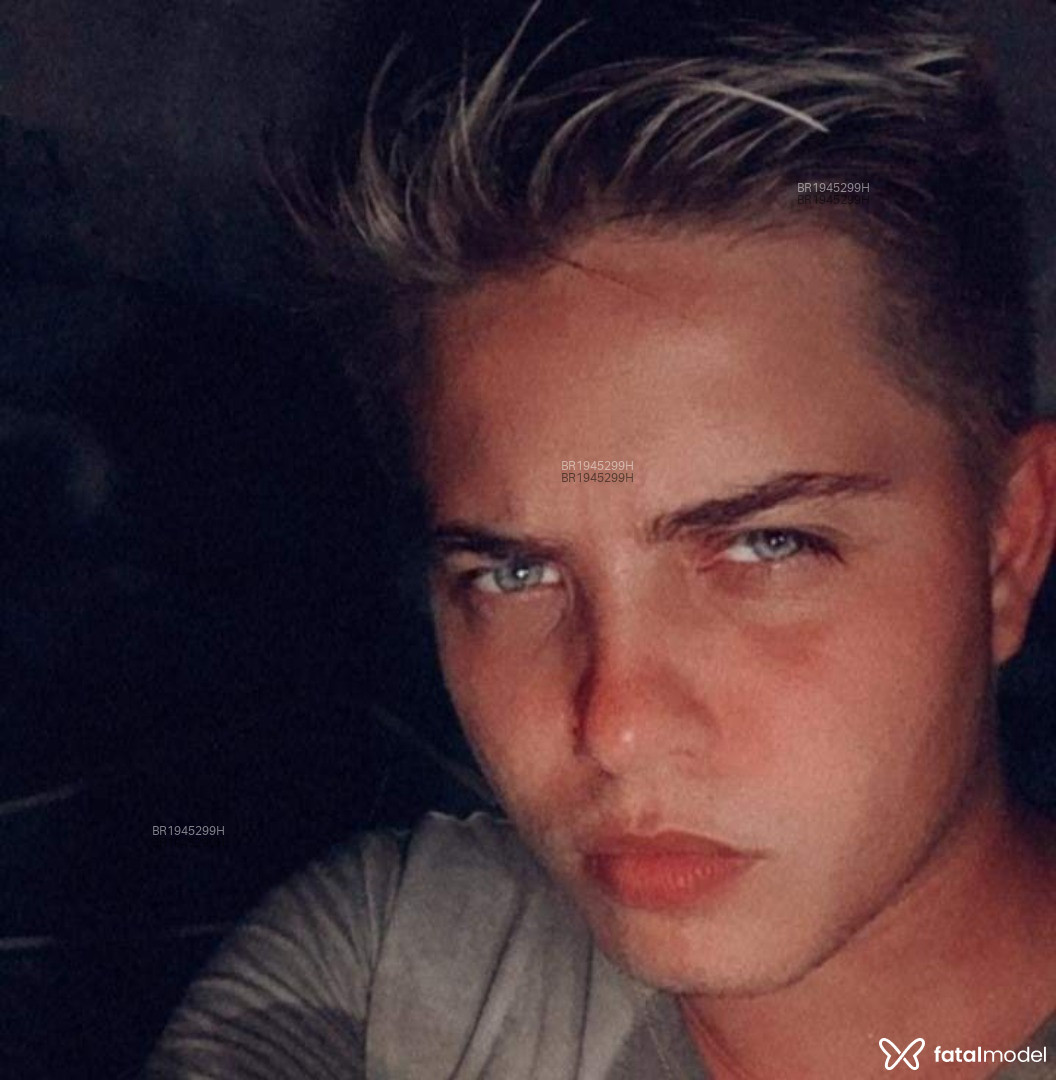 Acompanhante homem loira (o) de olhos azuis em Virtual - Mell