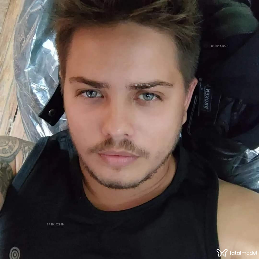 Acompanhante homem loira (o) de olhos azuis em Virtual - Mell