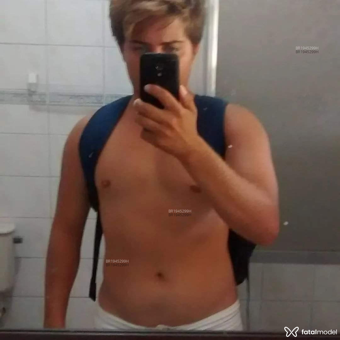 Acompanhante homem loira (o) de olhos azuis em Virtual - Mell