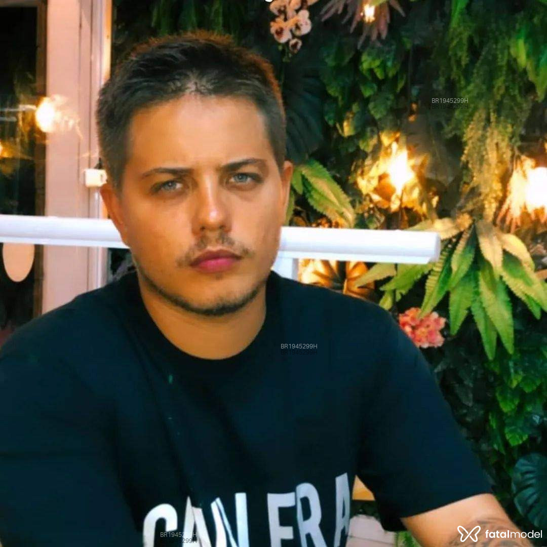 Acompanhante homem loira (o) de olhos azuis em Virtual - Mell