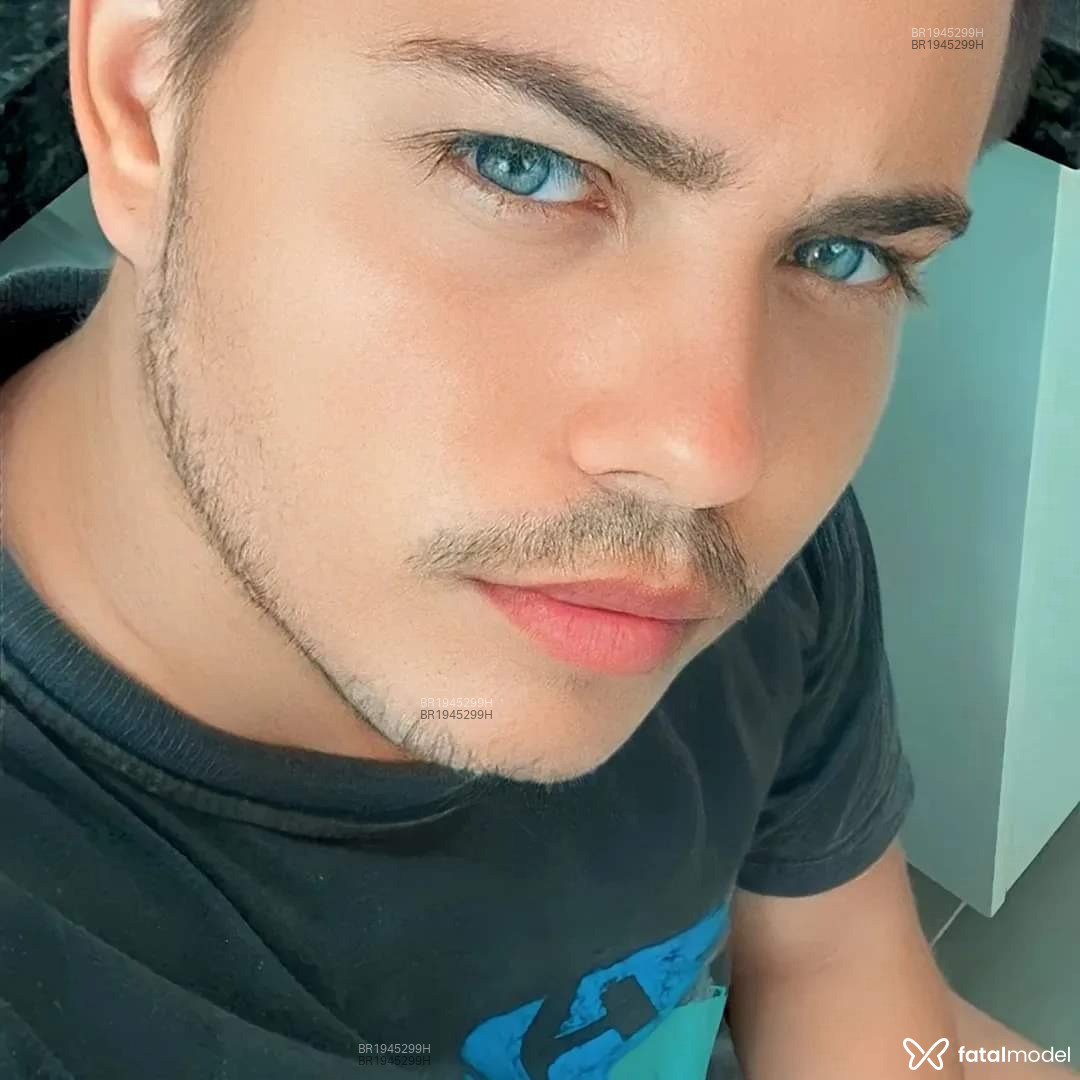 Acompanhante homem loira (o) de olhos azuis em Virtual - Mell