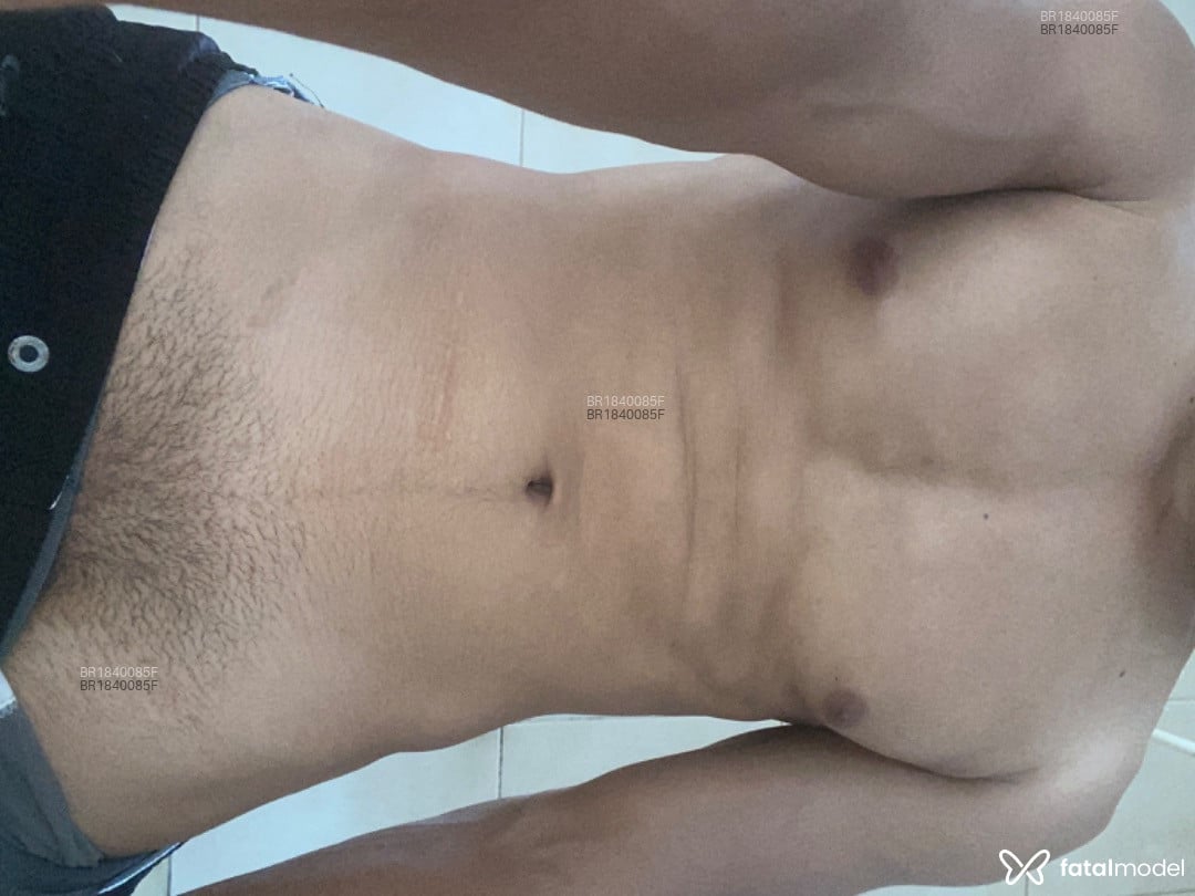 Acompanhante homem com cabelo castanho de olhos castanhos - Jorge