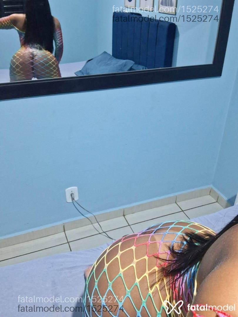 Acompanhante mulher com cabelo castanho de olhos castanhos - Maya