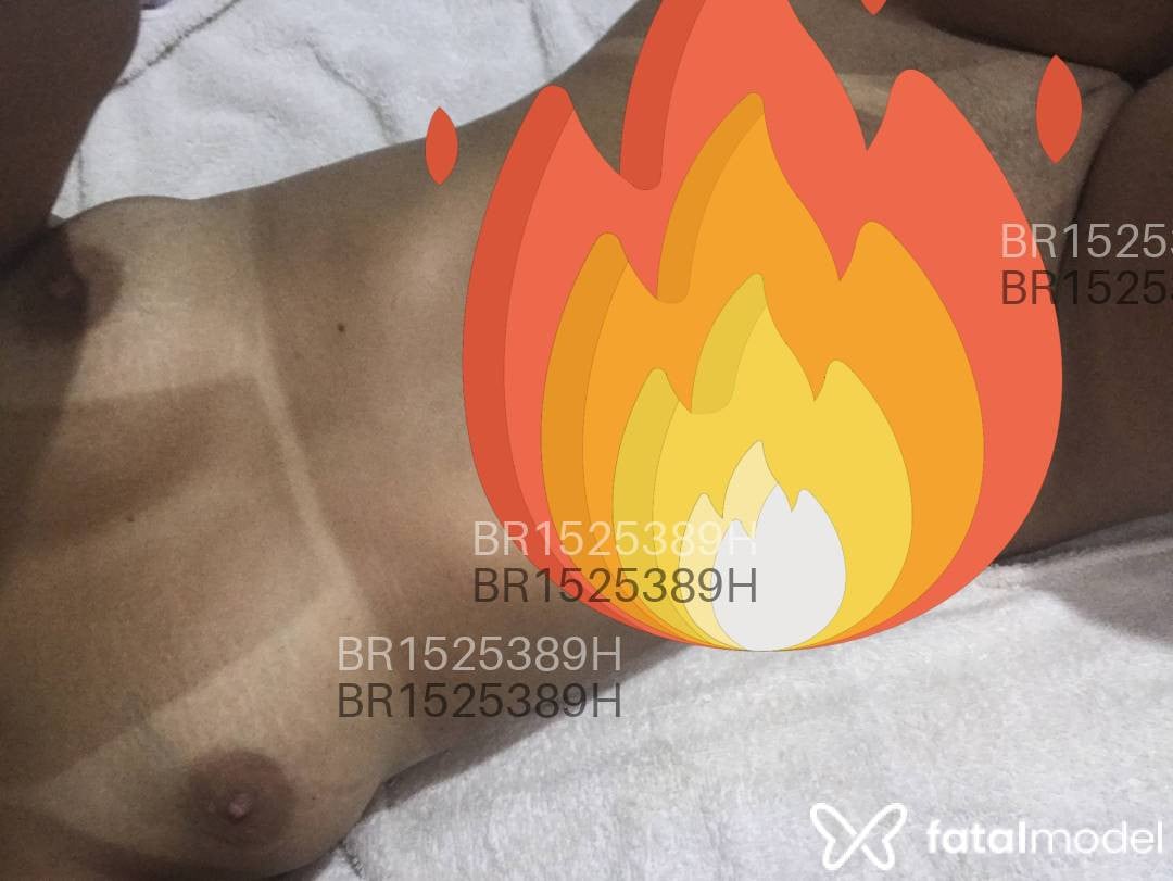 Acompanhante mulher morena (o) de olhos castanhos - Kerolyn Acompanhante mulher morena (o) de olhos castanhos - Kerolyn