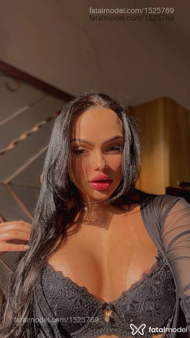 Acompanhante mulher trans com cabelo castanho de olhos castanhos em Juiz de Fora - LANA LUZ