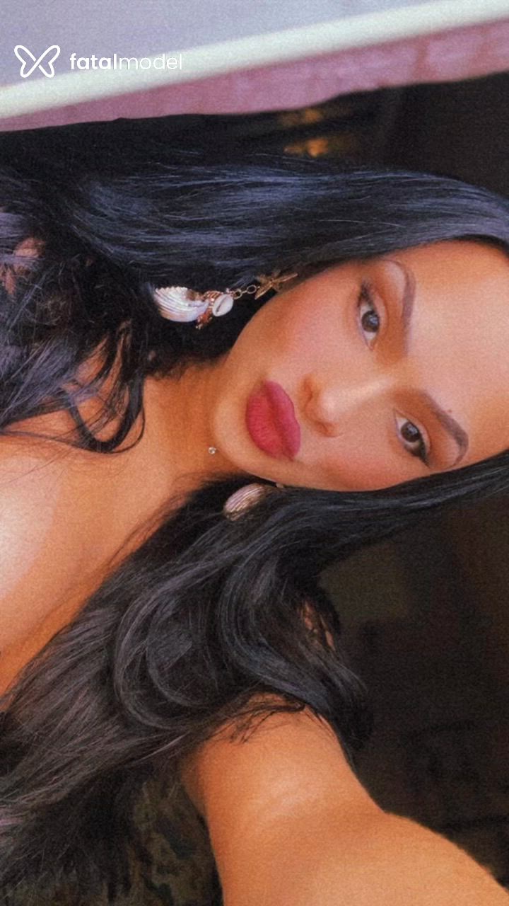 Acompanhante mulher trans com cabelo castanho de olhos castanhos em Barbacena Acompanhante mulher trans com cabelo castanho de olhos castanhos em Barbacena - LANA LUZ