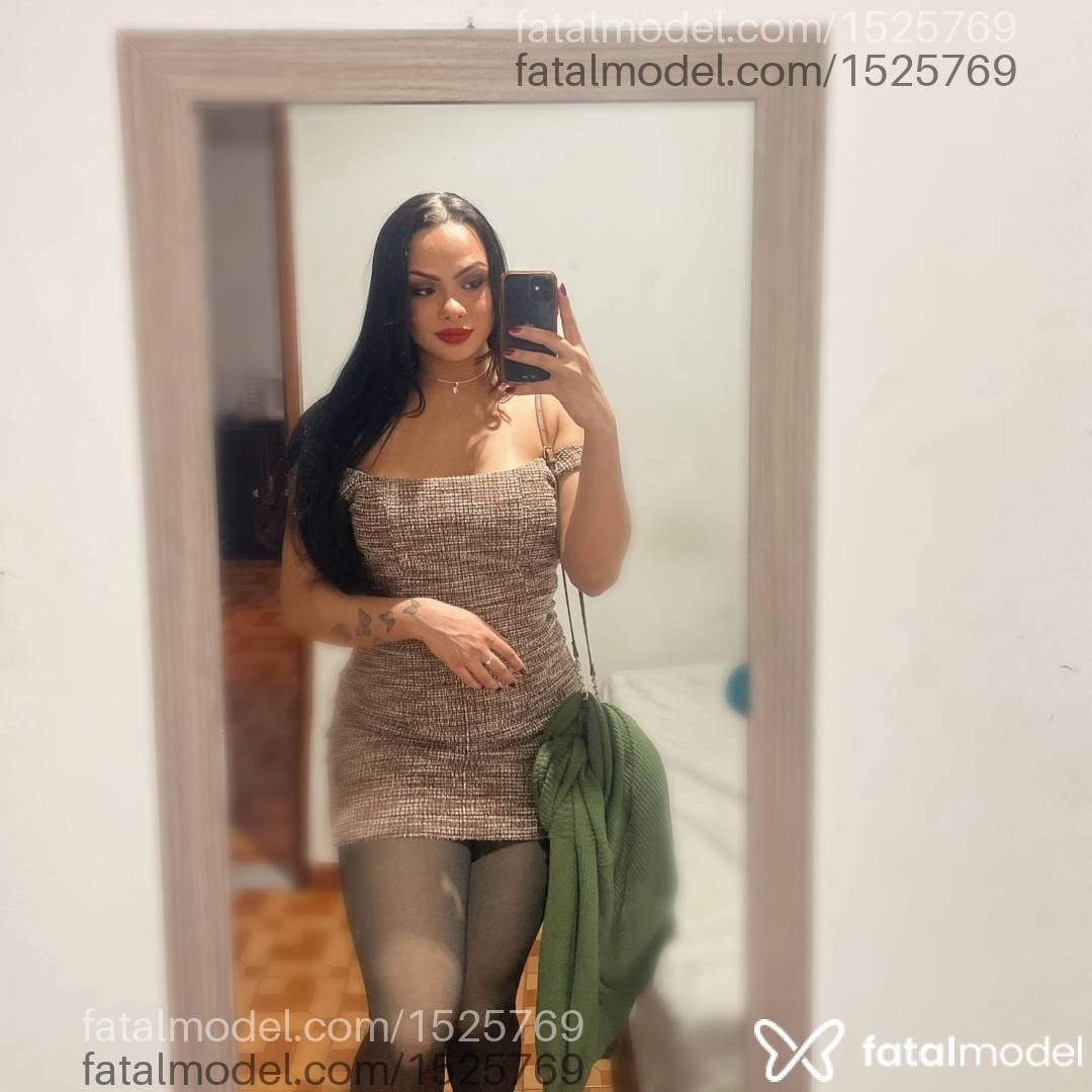 Acompanhante mulher trans com cabelo castanho de olhos castanhos em Juiz de Fora - LANA LUZ