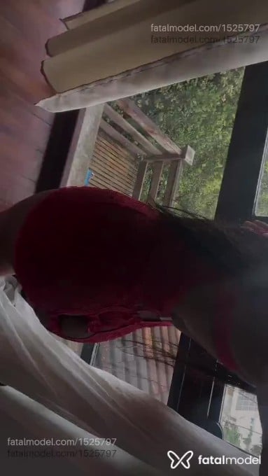 Acompanhante mulher morena (o) de olhos castanhos - Mel