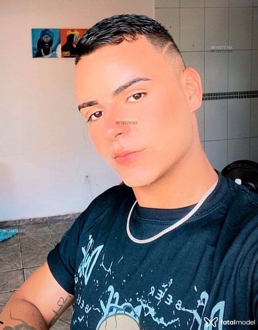 Acompanhante homem morena (o) de olhos pretos em Brasília - Rodrigo