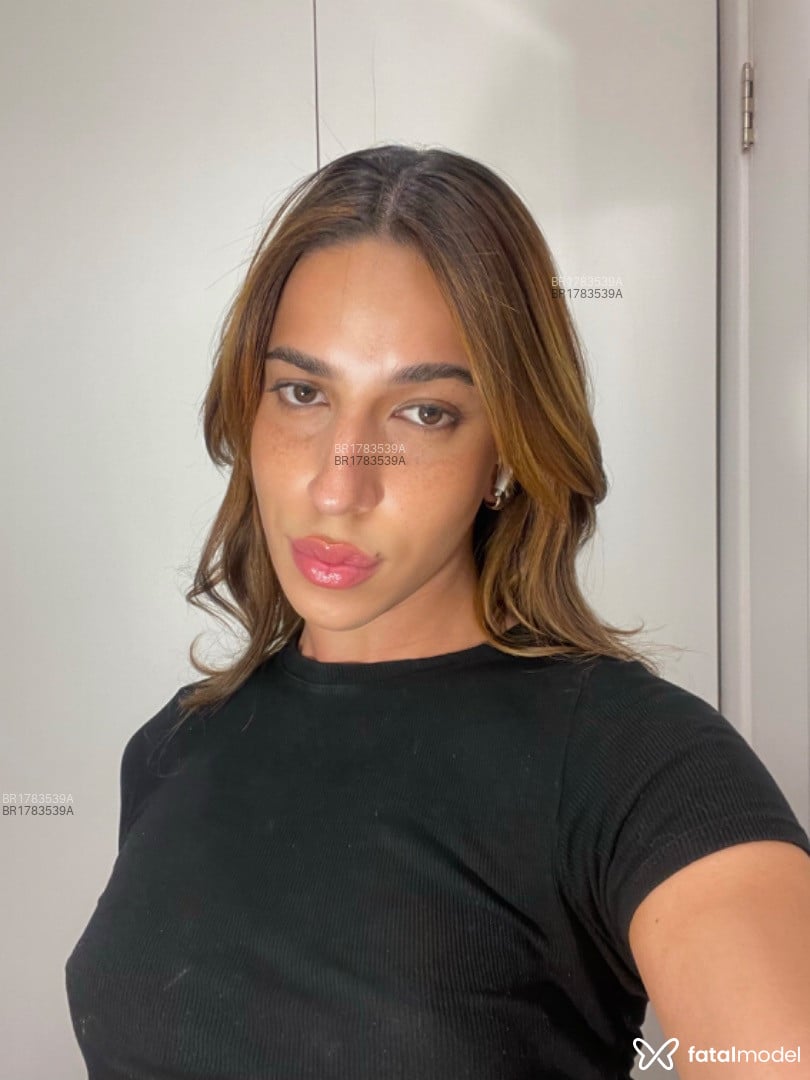 Acompanhante mulher trans morena (o) de olhos castanhos em São Paulo - Vick Ribeiro