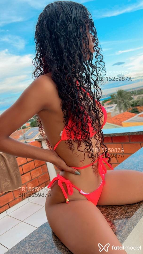 Acompanhante mulher morena (o) de olhos castanhos - Amanda Araes