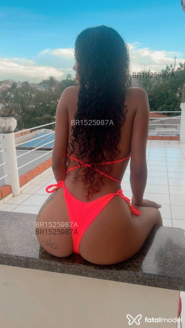 Acompanhante mulher morena (o) de olhos castanhos - Amanda Araes