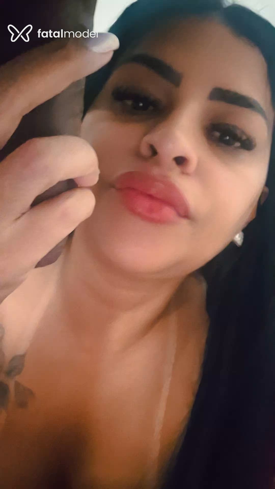 Acompanhante mulher morena (o) de olhos castanhos - Letícia Lins